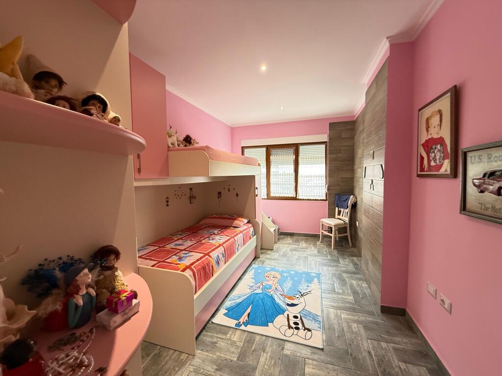 🏠 Shitet Apartament 2+1 me 2 Ballkone – Zona Astir, pranë Vila L 💰 Çmimi: Sipas kërkesës