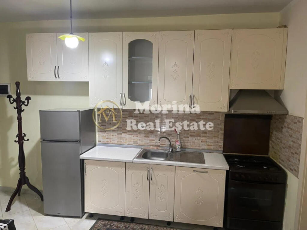 Affitto, Appartamento 1+1, Kinostudio, 400 euro/mese trattabili