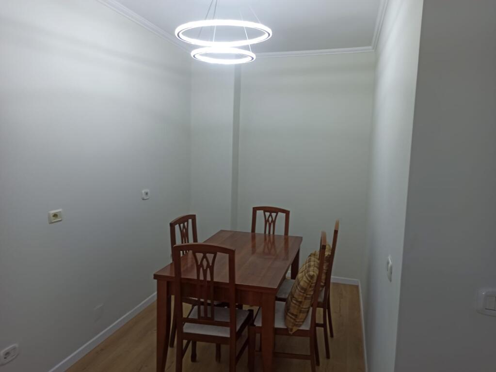 Apartament me qera 1+1 tek 21 dhjetori