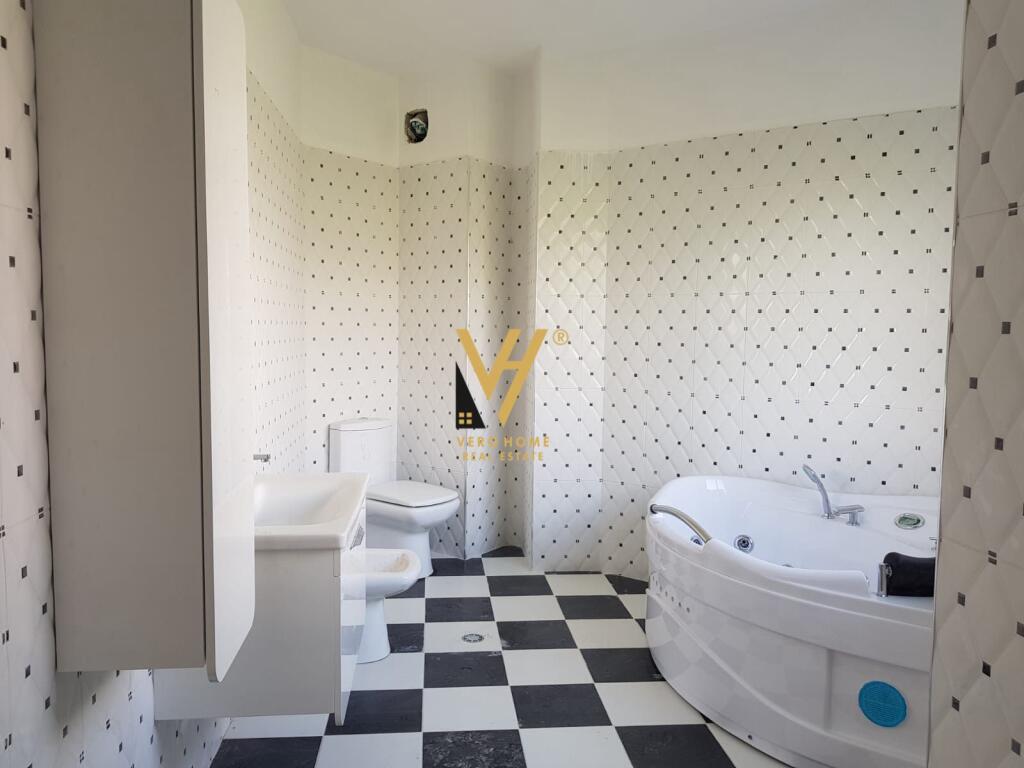 JEPET APARTAMENT 3+1+3 ME QIRA TE LIQENI I THATE 1.000 EURO