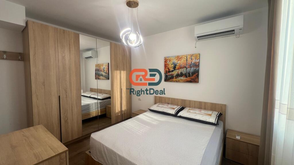 At Wilson Square, Studio Apartment for Rent with Modern Furnishing, Fully Invested!!!