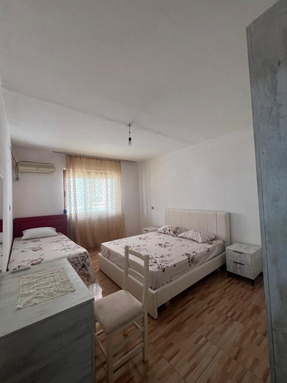 Apartament 1+1+ ballkon Shkolla Bajram Curri 500€