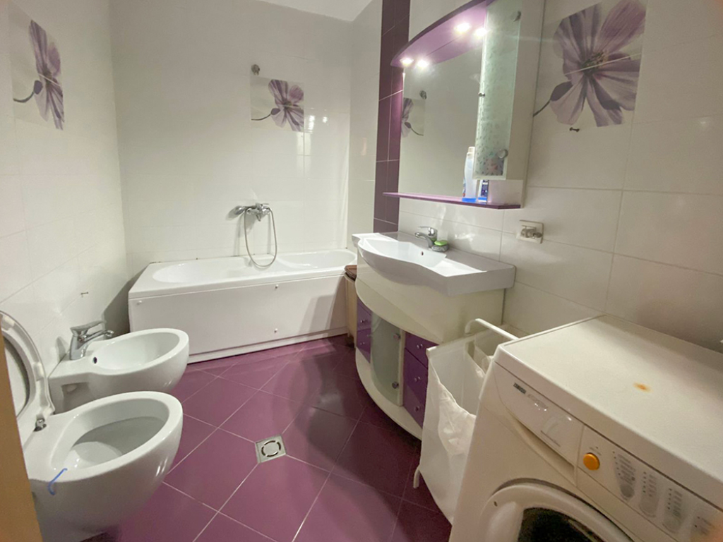  Apartament 1+1 me 2 Tualete për Qira – Pazari i Ri