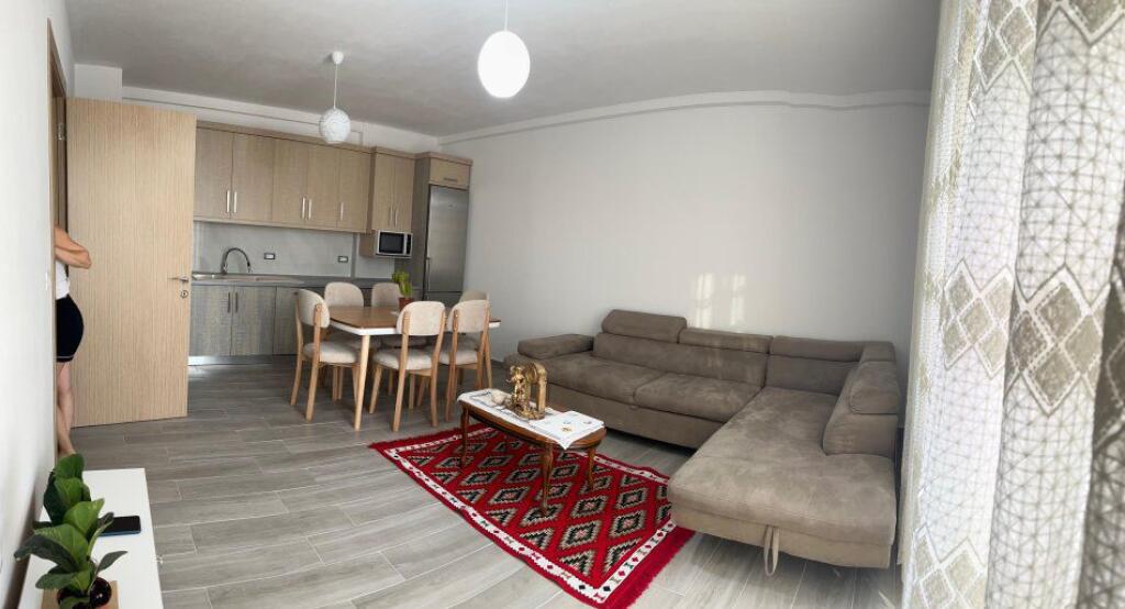 APARTAMENT ME QERA 3+1 5 MAJI 750 EURO