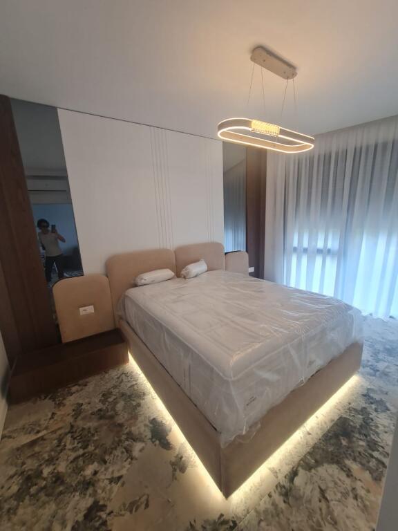 🏡 Modern 1+1 Apartment with Parking Spot – Dry Lake 📍 Near Hotel Radisson💰 Price: 1,200 € / month