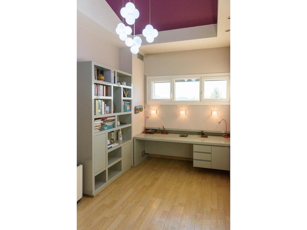 LONG HILL, VILLA FOR RENT