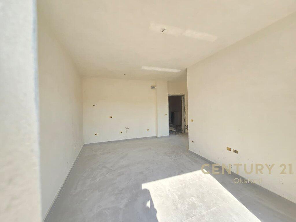 SHITET APARTAMENT 1+1 NE GOLEM
