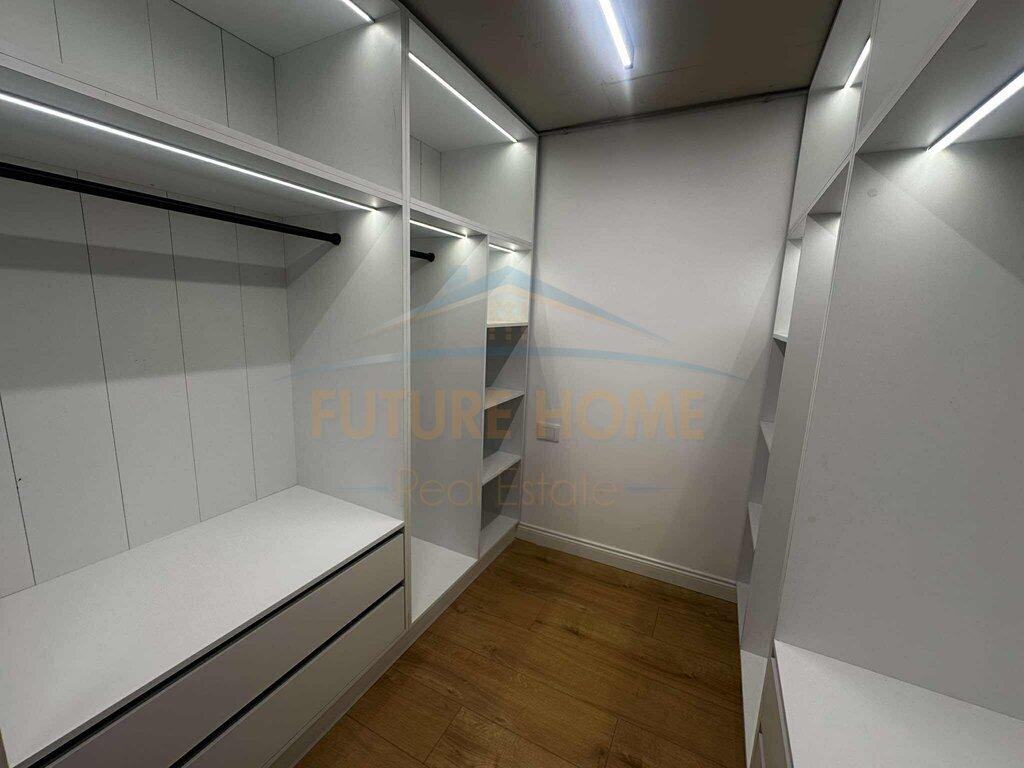 Shitet, Duplex, Golden Park, Tirane.