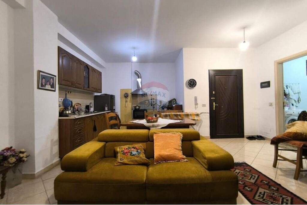 Apartment 1+1 for sale Yzberisht KMY !