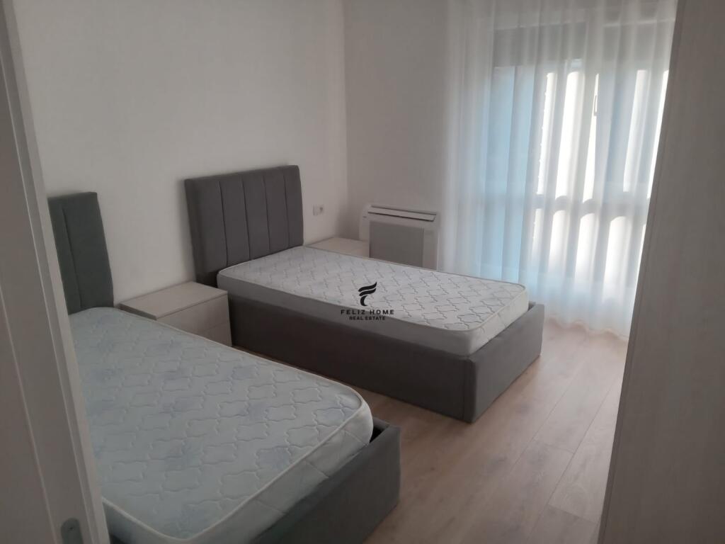 APARTAMENT ME QERA 2+1 XHAMLLIK 700 EURO