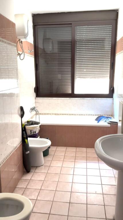 UFFICIO IN AFFITTO 106 M2 BLV.GJERGJ FISHTA 950 EURO