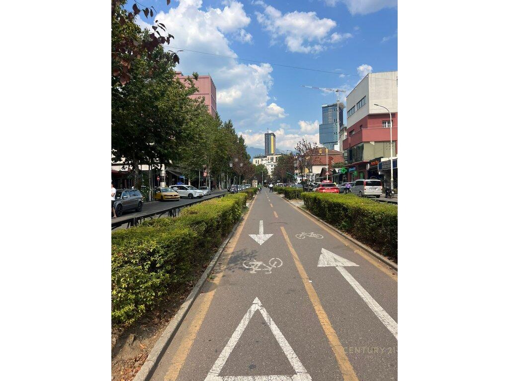 📍 Commercial Space for Rent – Kavaja Street