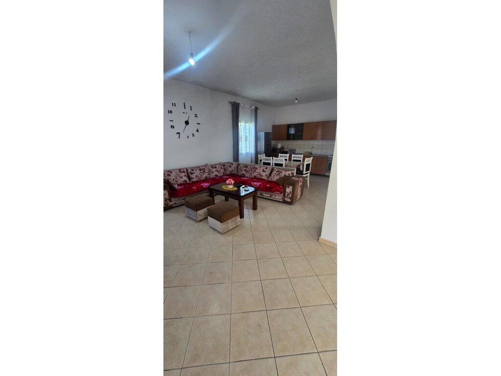 VENDESI PRIVATO IN VENDITA NELLA ZONA DEL KOMBINAT! (COMUNE DI VAQARR)