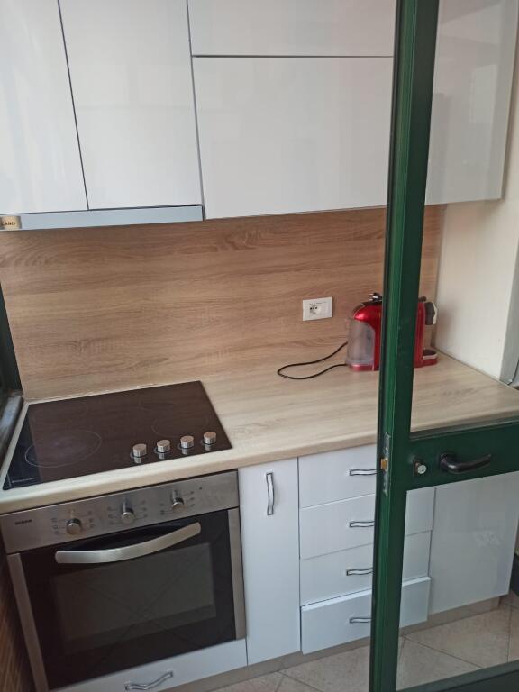 Apartament me qera 1+1 tek 21 dhjetori