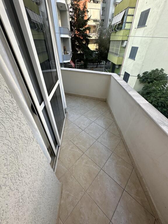 Kodra e Diellit, Apartament 2+1 ne Vile Private