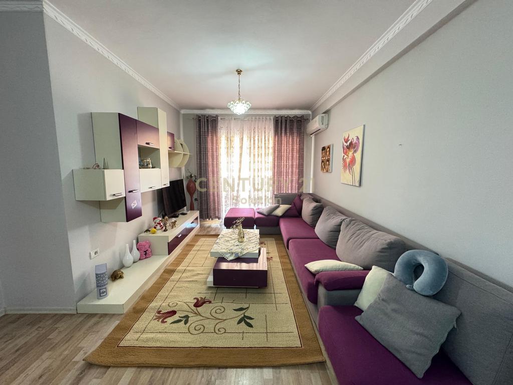 JEPET ME QIRA APARTAMENT 2+1 NE MISTO MAME !