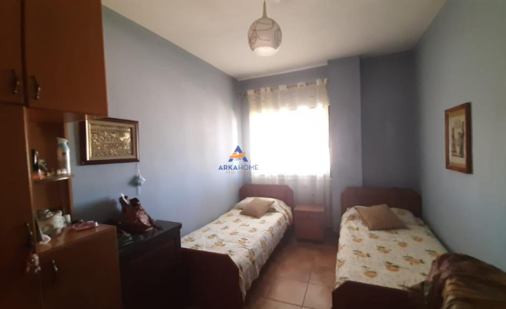 VENDESI APPARTAMENTO 2+1+BALCONE "VICINO AL BAR ARTISTA, OSPEDALI" 170.000 EURO