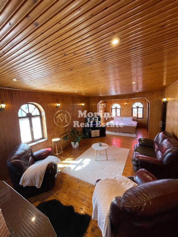Qera, Vile 4 Kateshe, Spitali Amerikan 2, 5000 euro/muaj