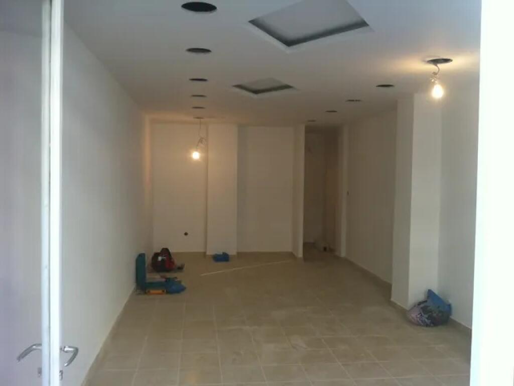 Zyre Me Qera Tek Ish-Ekspozita (ID BZ2675) Tirane