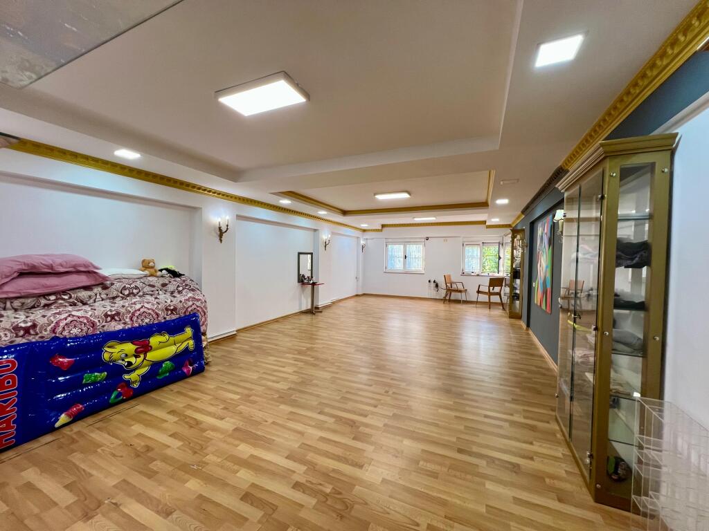 Rent, Business Premises, “Piaca – Center” ,Tirana.