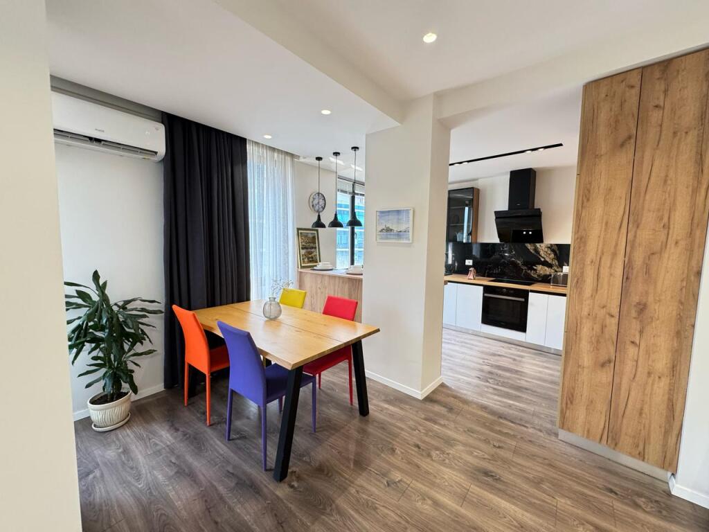 📢 Qira Apartament 2+1 – Rruga e Dibrës, Vila Gold 💶 Çmimi: 1,350 €/muaj