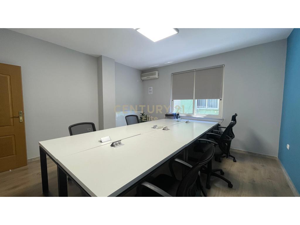 OFFICE SPACE FOR RENT IN A BLOCK!