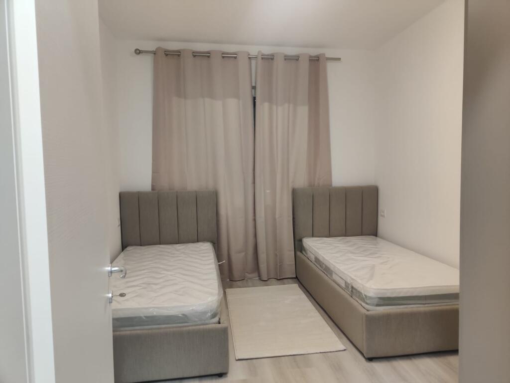 Affittasi appartamento 2+1 a Univer City