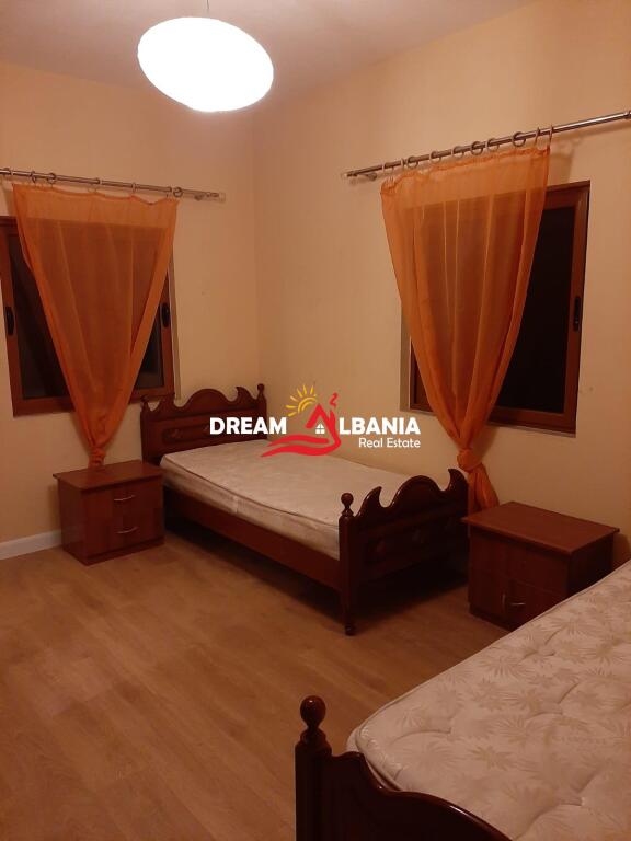 Villa di 3 piani in affitto a Fushe Mezez vicino all'Università Kristal (ID 4251241).