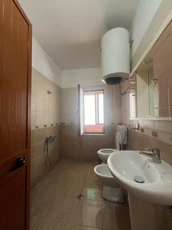 Apartament 1+1+ ballkon Shkolla Bajram Curri 500€