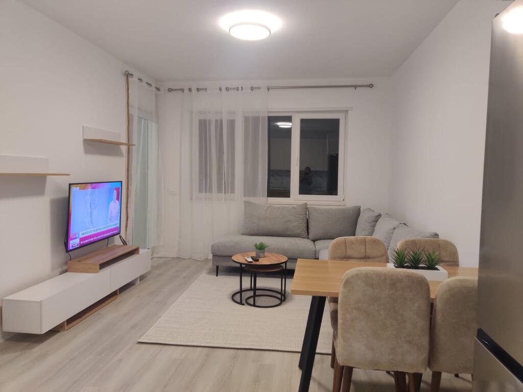 Affittasi appartamento 2+1 a Univer City