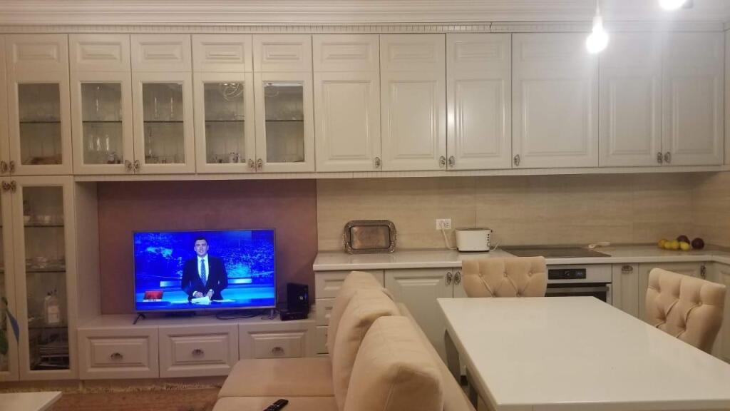 Jepet 1+1 me qira tek Frosina Plaku ne 21