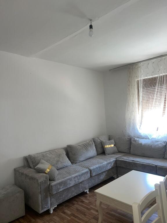 Apartament 1+1+ ballkon Shkolla Bajram Curri 500€