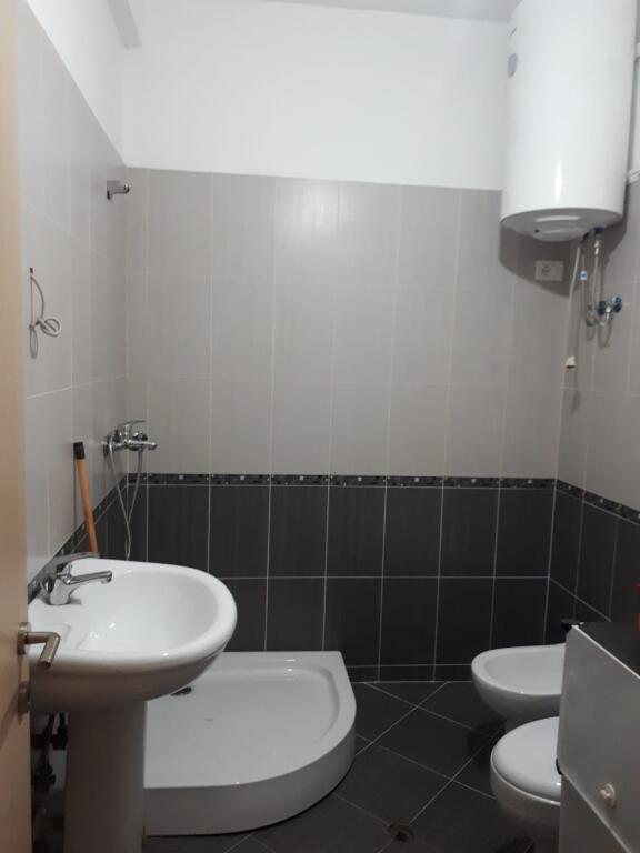 Appartamento 2+1+2 bagni in affitto vicino al Giardino Zoologico