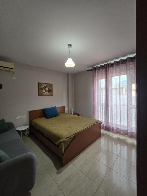 APARTAMENT ME QERA 1+1 RRUGA E ELBASANIT 55.000 LEKE