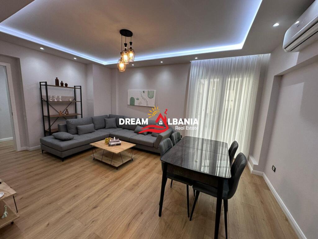 Appartamento 2+1+2 con Veranda in Vendita in via Kavaja vicino a Deliorgjit (ID 41212039)