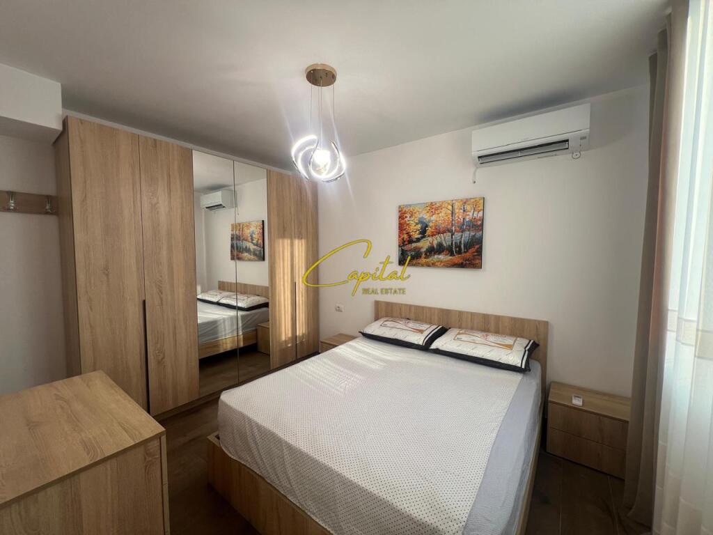 STUDIO APARTMENT FOR RENT 40 M2 WILLSON SQUARE 500 EURO