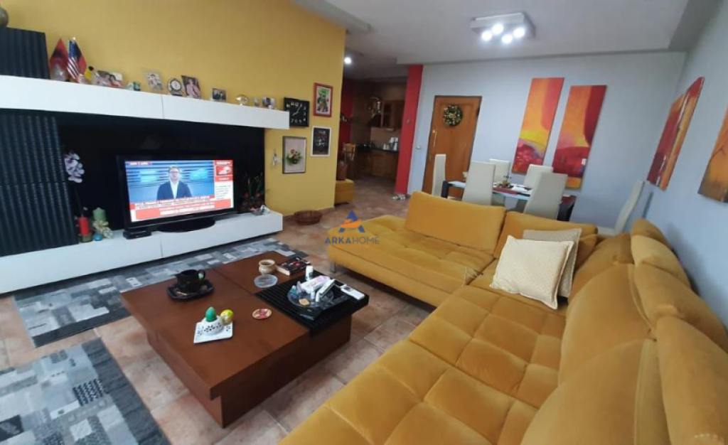 VENDESI APPARTAMENTO 2+1+BALCONE "VICINO AL BAR ARTISTA, OSPEDALI" 170.000 EURO