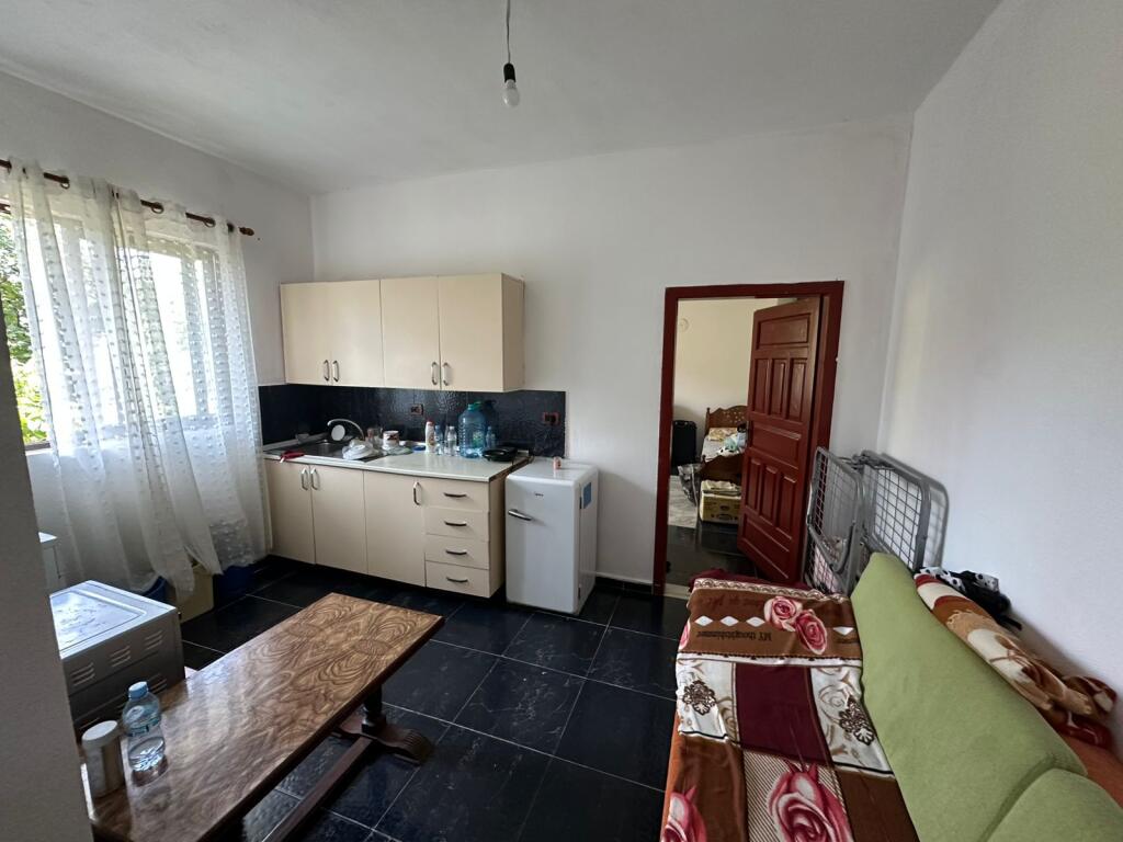 APARTAMENT 1+1. 20000 LEKE.VILAT GJERMANE