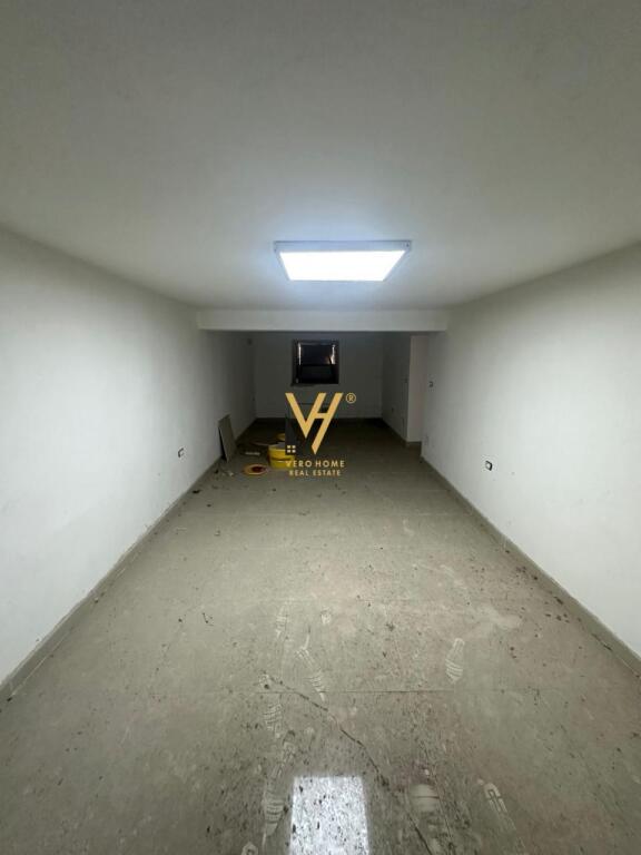 WAREHOUSE 55 M2 FOR RENT NEAR THE BALLET SCHOOL 450 EURO