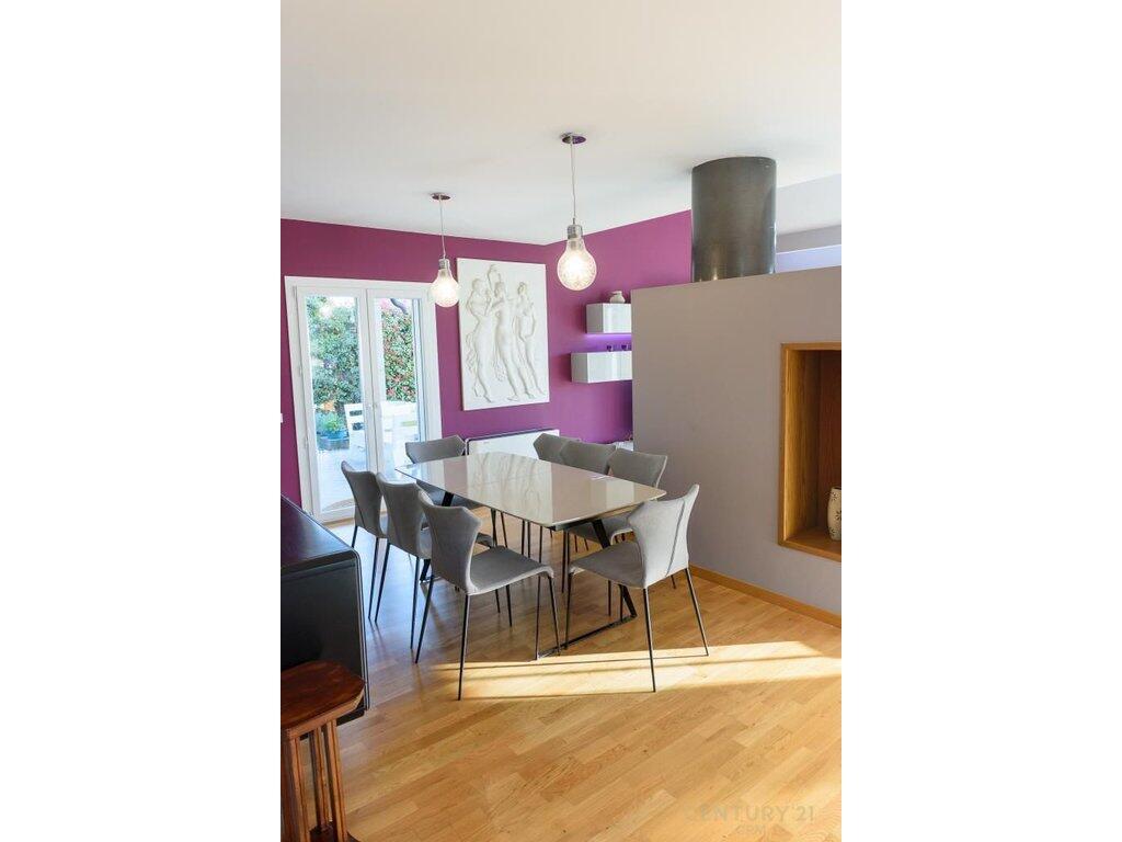 LONG HILL, VILLA FOR RENT
