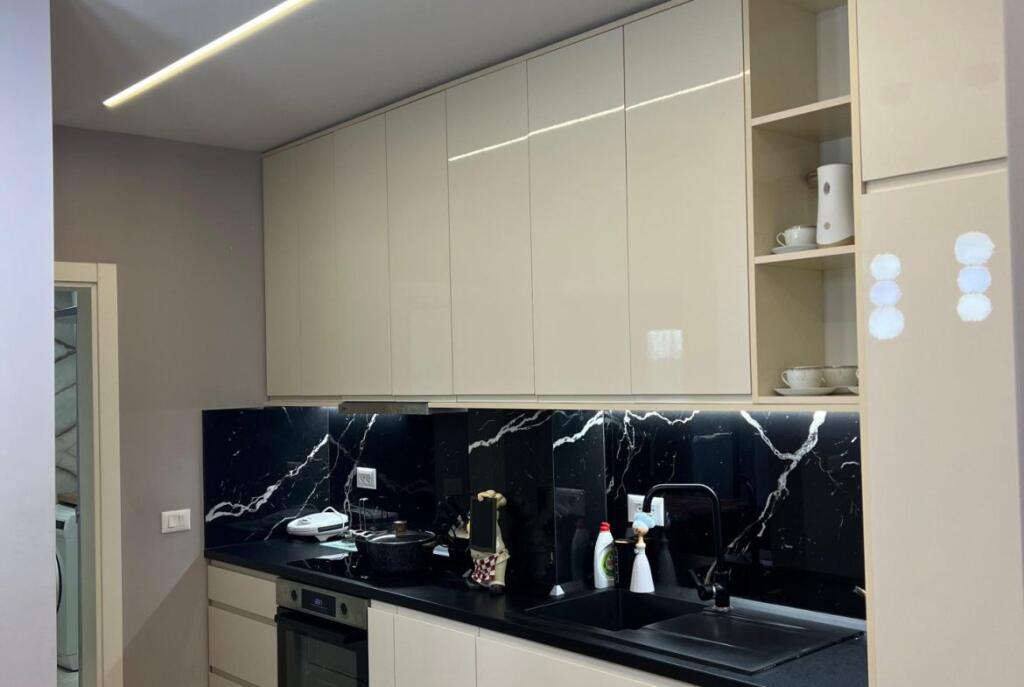 APPARTAMENTO IN AFFITTO 1+1+BALCONE COMUNE DI PARIGI 65.000 LEKE