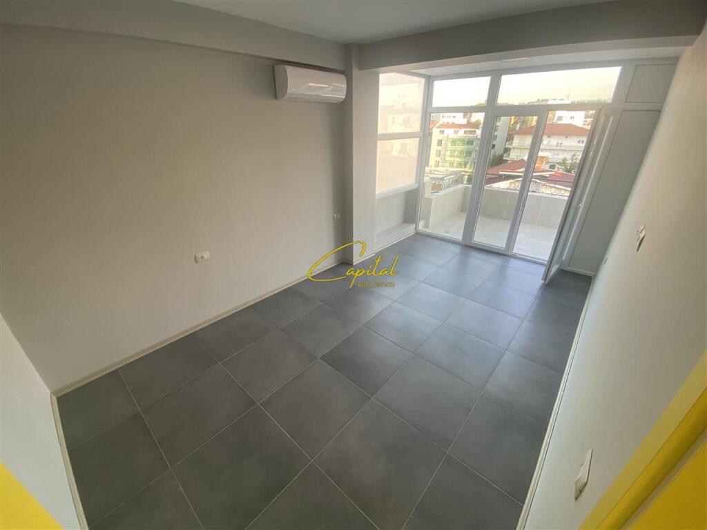 UFFICIO IN AFFITTO 100 M2 STRADA DI ELBASAN 500 EURO