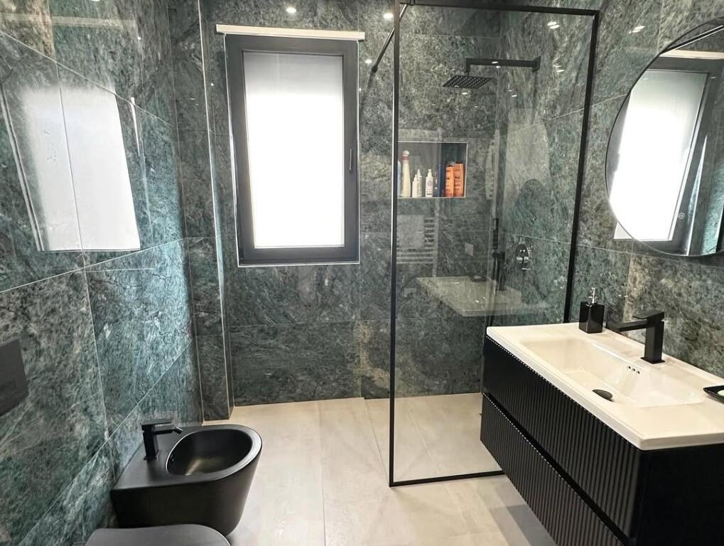 APARTAMENT 2+1+2+POST PARKIMI NE SHITJE - LIQENI I THATE