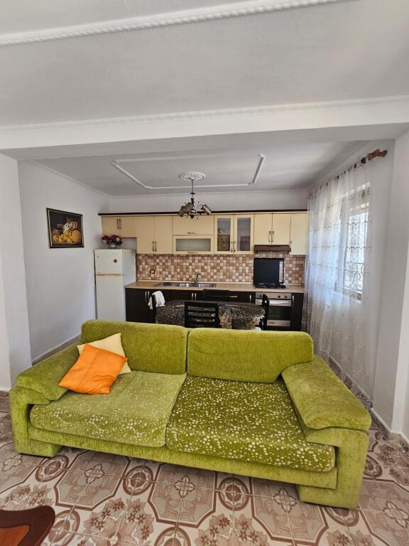 JEPET ME QERA APARTAMENT 2+1 NE KATIN E PARE TE NJE VILE PRIVATE TEK ZJARRFIKESJA DURRES