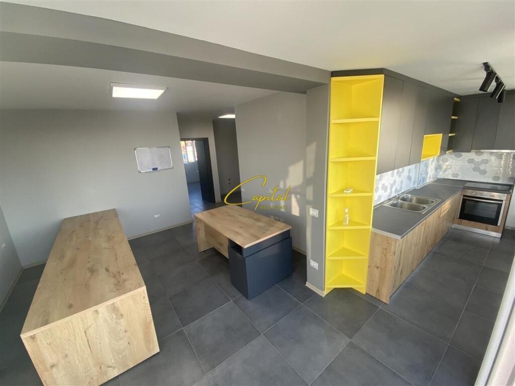UFFICIO IN AFFITTO 100 M2 STRADA DI ELBASAN 500 EURO