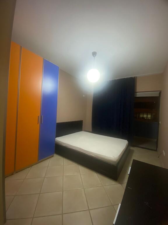 🏢Ne zonen e 21 Dhjetorit,Rr.Shefqet Musaraj jepet me qera apartament 2+1,i mobiluar.65,000Leke