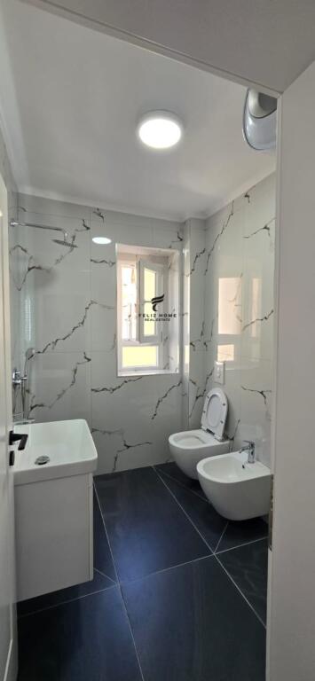 SHITET APARTAMENT 1+1 BULEVARDI ZOGU 1 155.000 EURO
