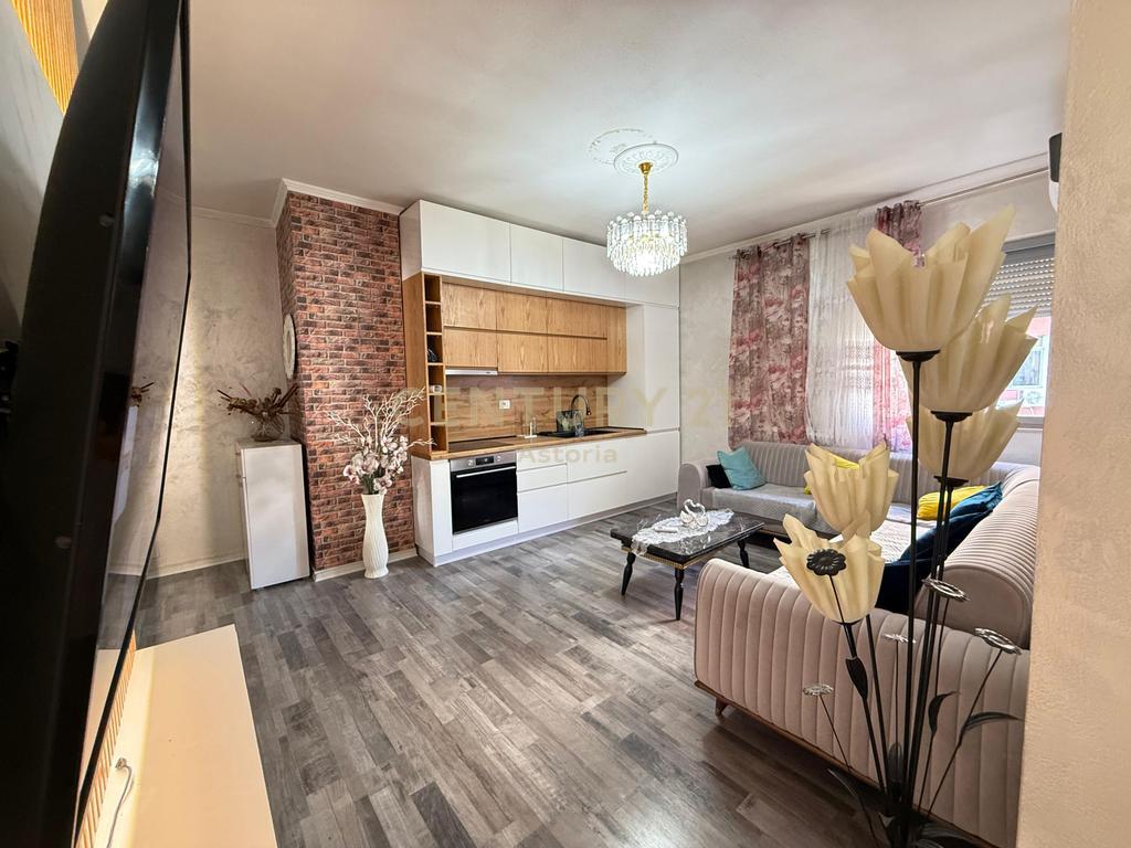 🏡 Shitet Apartament 2+1 i Investuar – Te Big Market, Yzberish