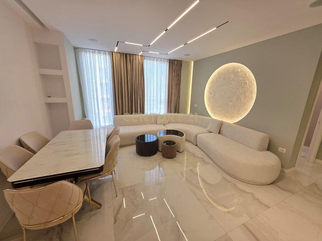 Shitet Apartament 2+1+3 Tualete + Post Parkimi – Bulevardi i Ri (Rezidenca Avid)
