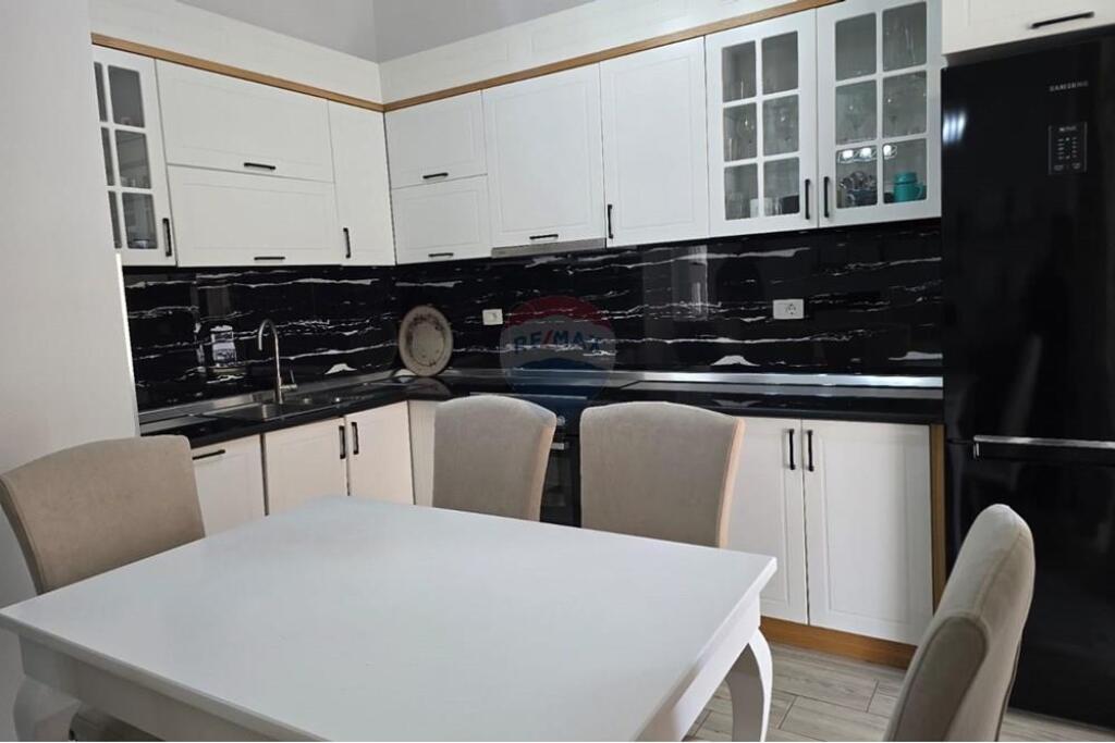 Apartament 2+1 per qira tek Kompleksi Delijorgji